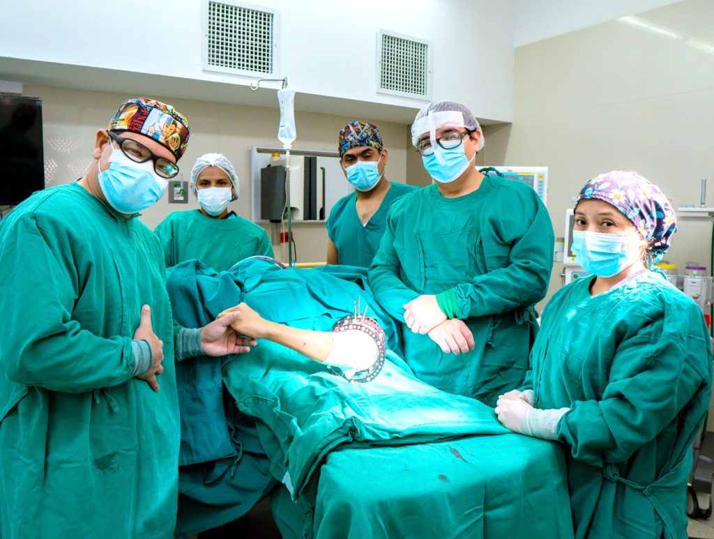 San-Pablo-Trujillo-aniversario-10-años-equipo-medico-operacion