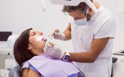 Sonrisas brillantes (Odontología)